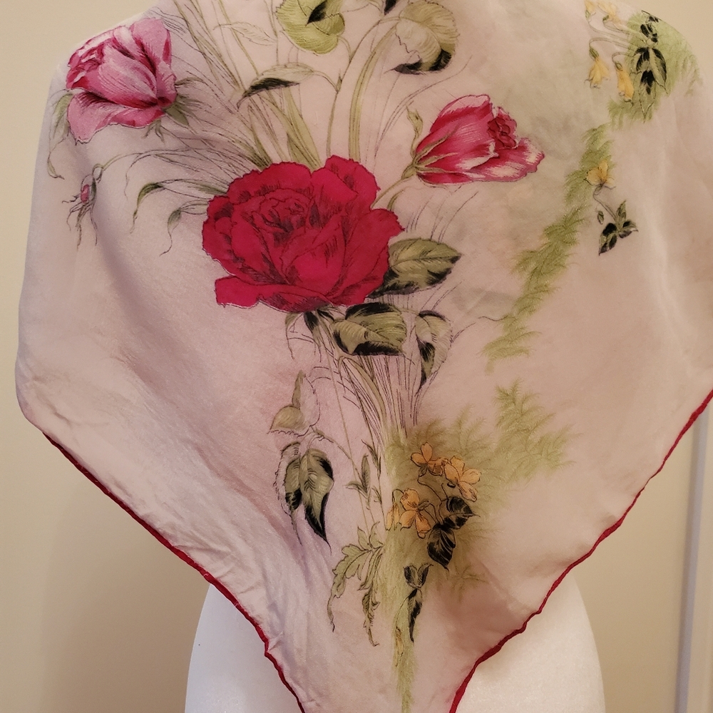 Scarf VTG RED FLORAL SILKBLEND ROLLED EDGES SM HOLE